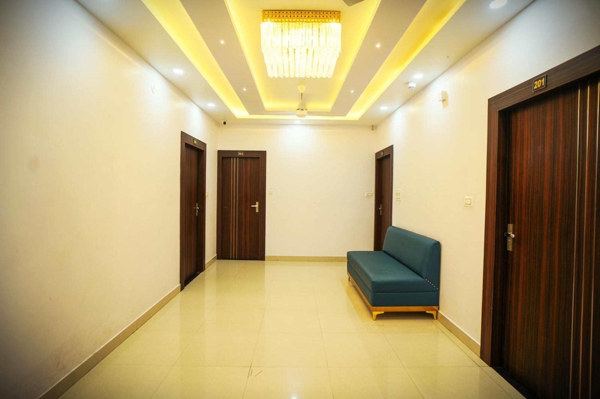 Hotel Rama Gorakhpur Exteriör bild