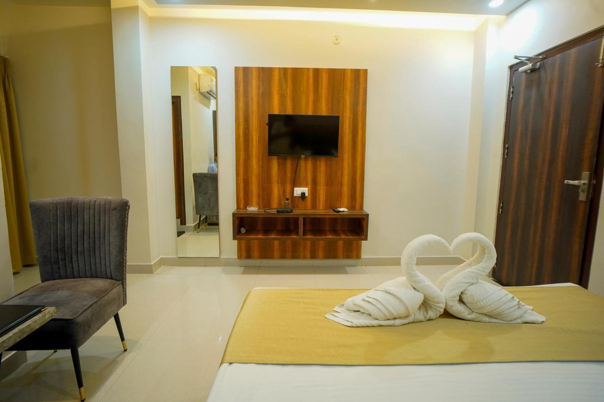 Hotel Rama Gorakhpur Exteriör bild