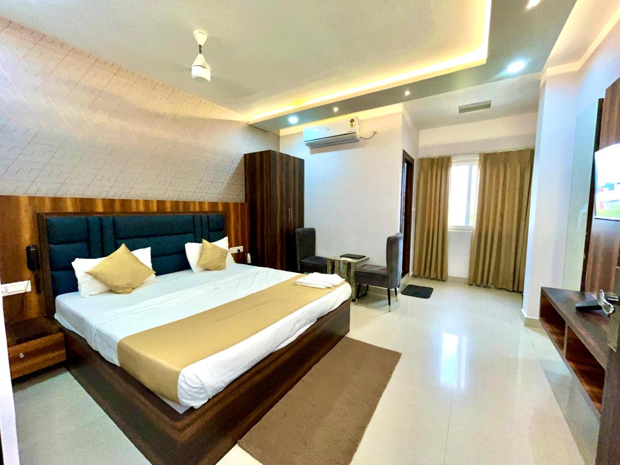 Hotel Rama Gorakhpur Exteriör bild